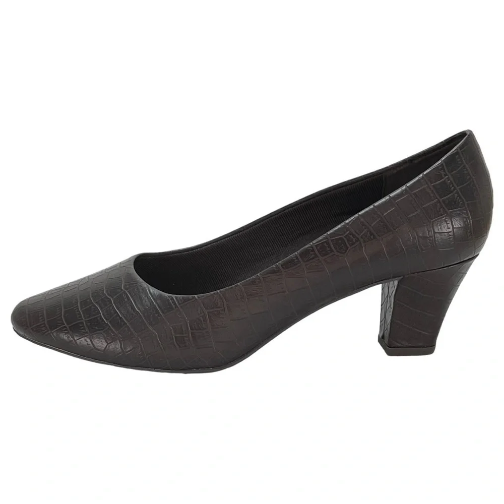 Easy Street Fabulous Brown Croco Faux Leather Womens Pumps Size 12M NWOB